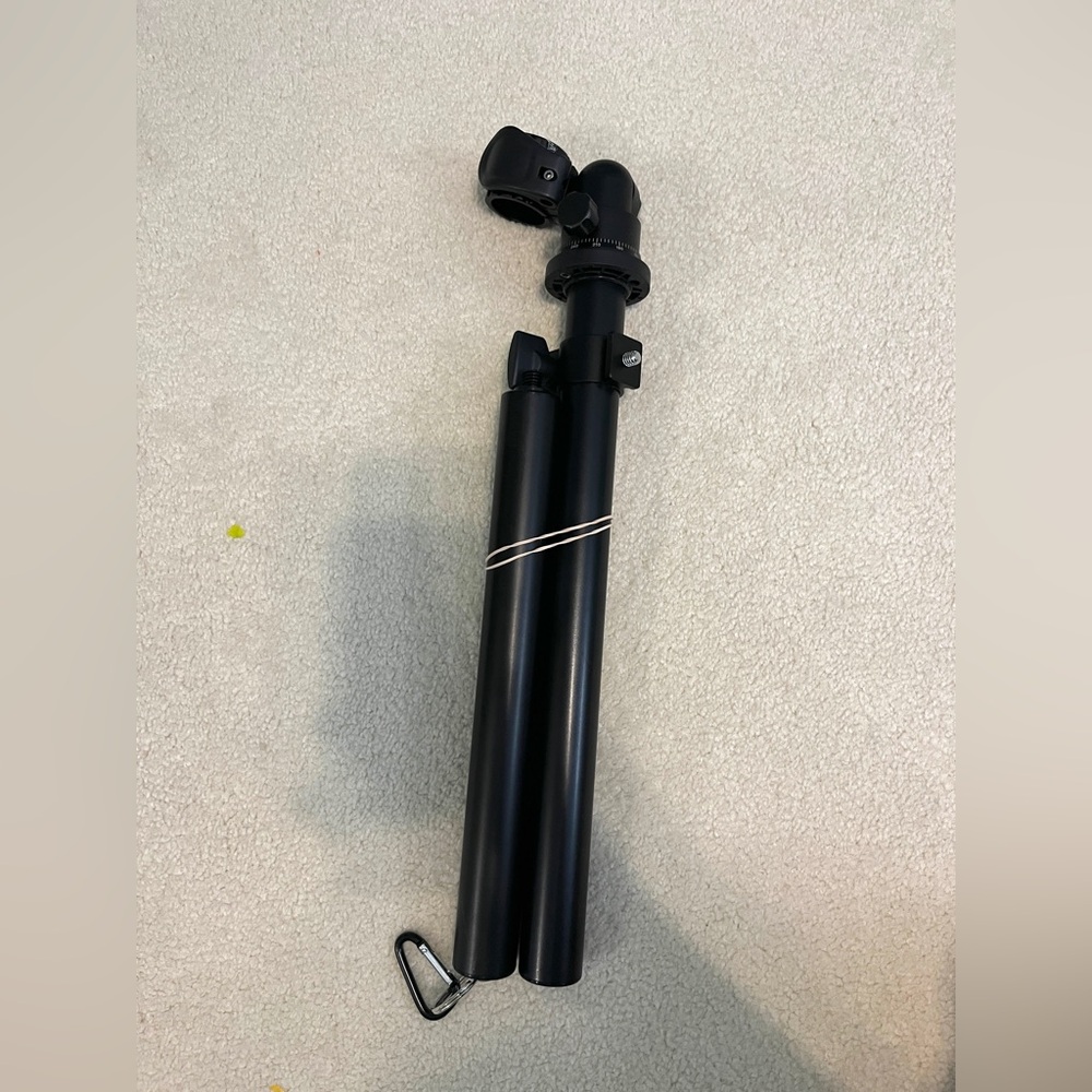 Tripod arm for flat lay photos